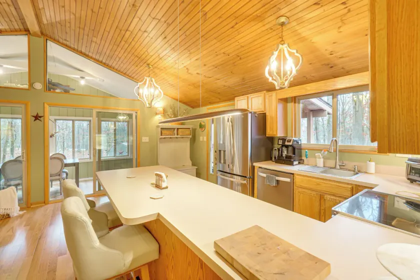 Hike & Golf! Family Home 15 Mi to Berkeley Springs - Image 1