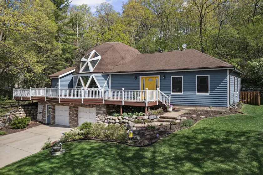 Dome House on Whitewater Lake - Image 1