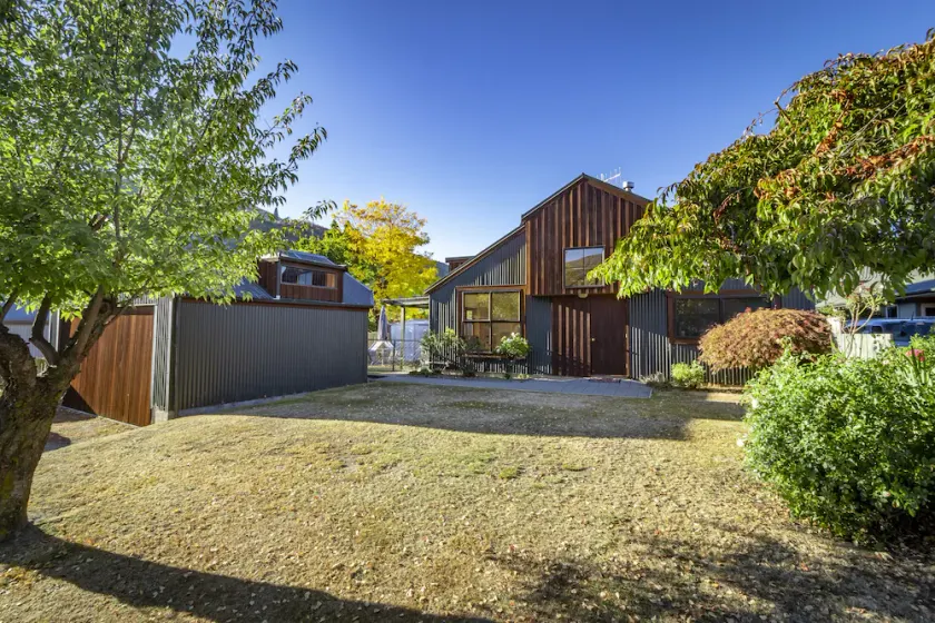 Arrow Getaway - Arrowtown Holiday Home - Image 1