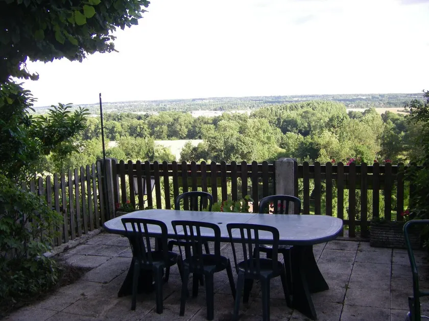 Maison Semi-Troglodyte, 4 A 8 Couchages - 5 Min D Amboise - Vue Sur le Chateau - Image 1
