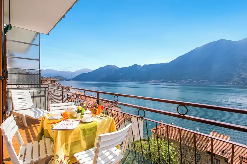 Bella Lake View, Colonno, Italia - Image 1
