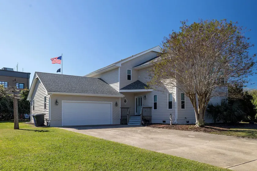 Black Dog Beach House, Soundside House in Pine Knoll Shores, NC! - Image 1