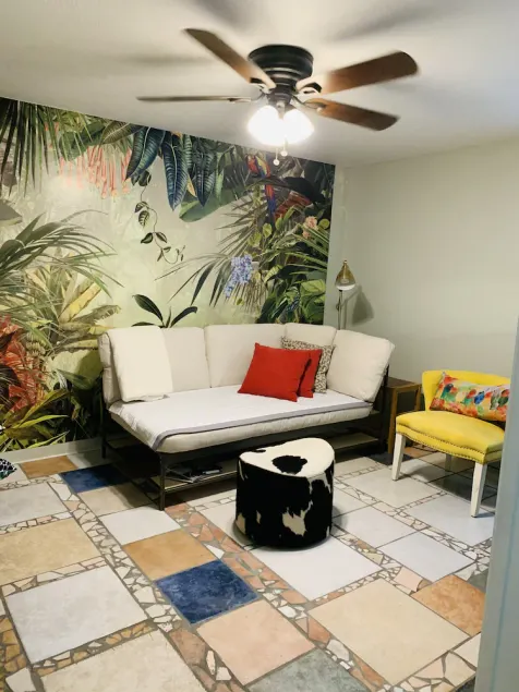 Quite neighborhood, Free Parking, Super Wi-Fi, Private Guest House - Image 1