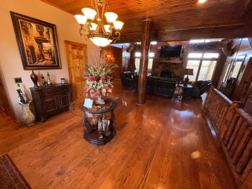 Lodge on The Lake - Image 1