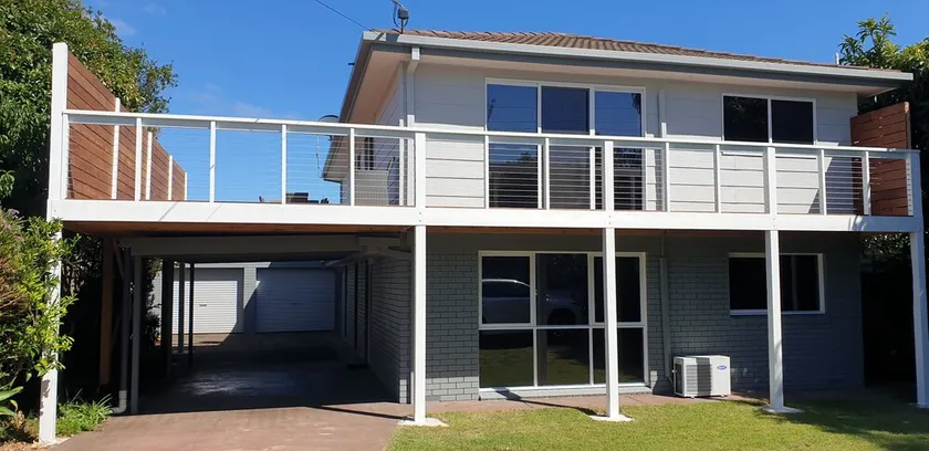 Alma Family Beach House - Image 1