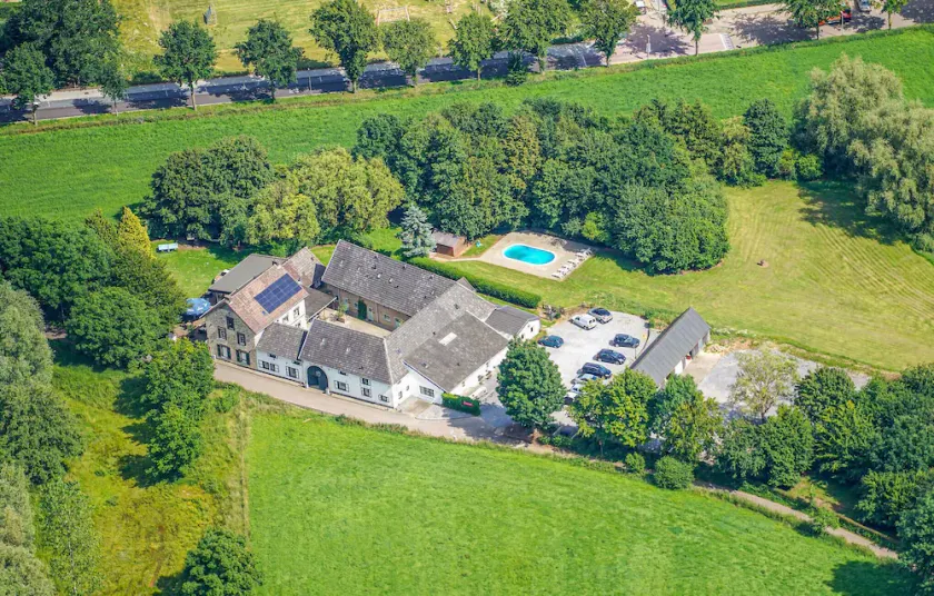 Awesome home in Simpelveld with swimming pool - Image 1