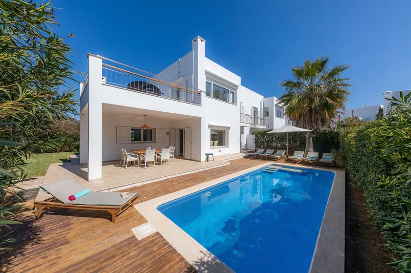 Maison avec vue sur la montagne, piscine, jardin, terrasse, climatisation et Wi-Fi - Image 1