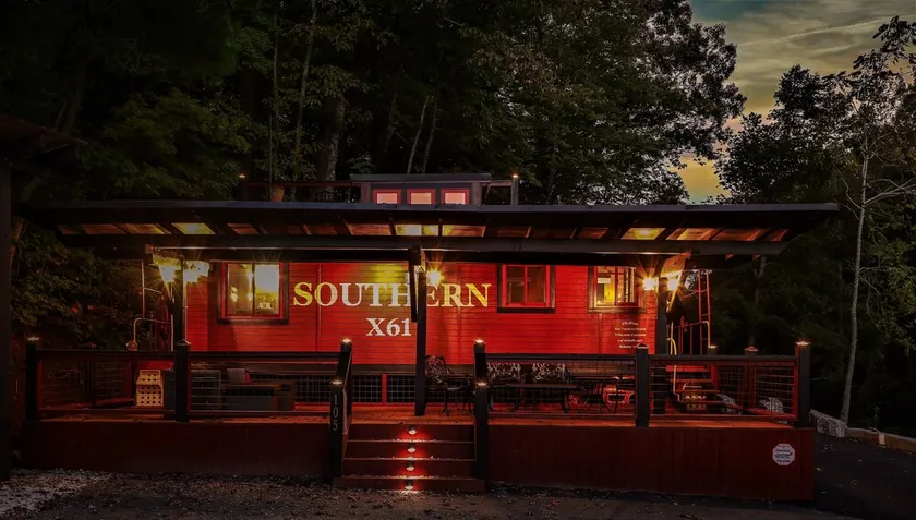 Stunning 1927 Historic RR Caboose X61 Train car with Master Suite Sleeps 4 - Image 1