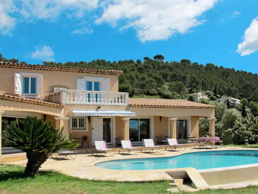 Beautiful private villa for 10 people with WIFI, pool, TV, terrace and pets allowed - Image 1