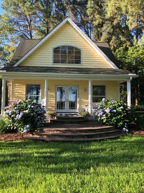 Blissful Retreat In Rock Hall - Image 1