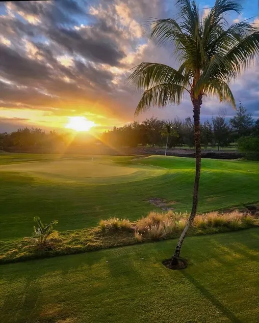 Fairway Villas -Updated/Gold Golf /2nd Floor/ Lake View/ Steps to Pool/BBQ/Gym - Image 1