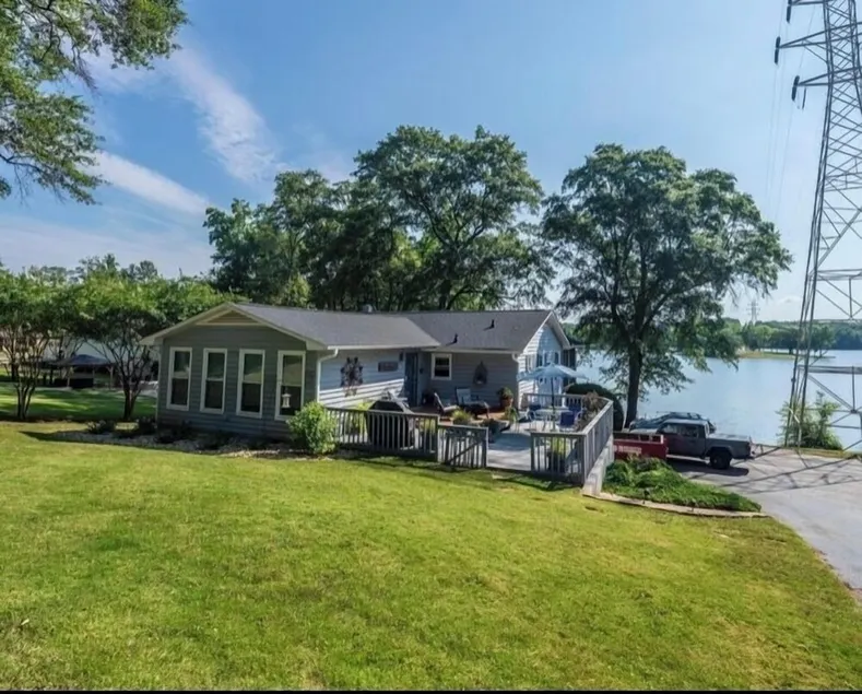 Lake House with amazing lake views - Image 1