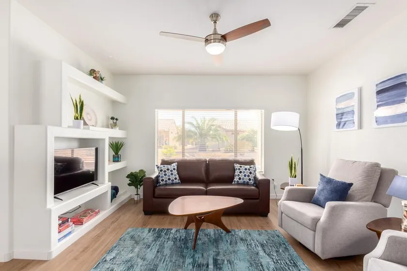 Stylish & Freshly updated 2BD 2BA with Firepit! - Image 1