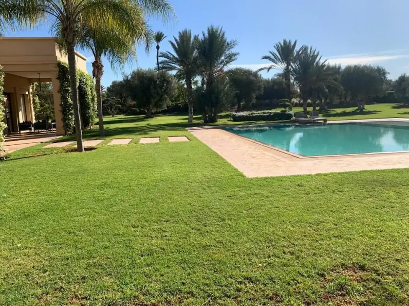 Luxury villa in the Marrakech palm grove, a 2-hectare property - Image 1
