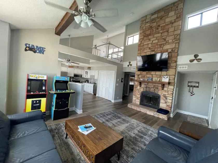 Hauptkanalblick & Pool, Wohnung in Osage Beach! - Image 1