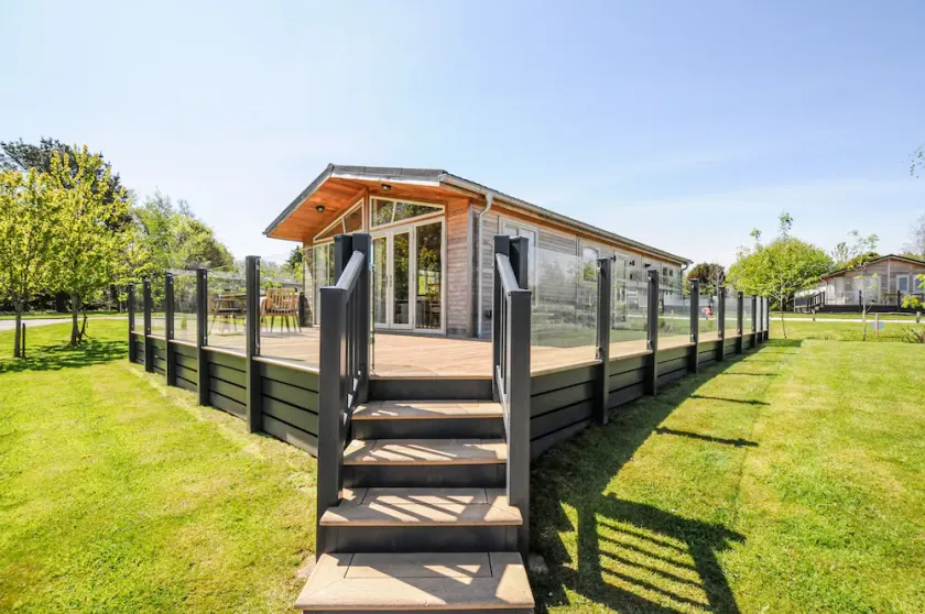 17 Meadow Retreat - Image 1