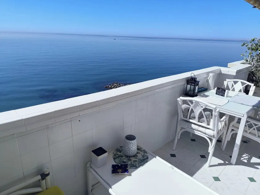 Apartment on the semi-private beach, terrace with sea views and WIFI - Image 1