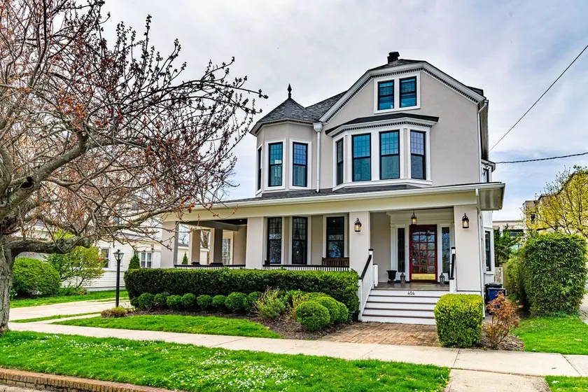 Beautifully Modern Victorian, PERFECT Location in Asbury Park - Image 1