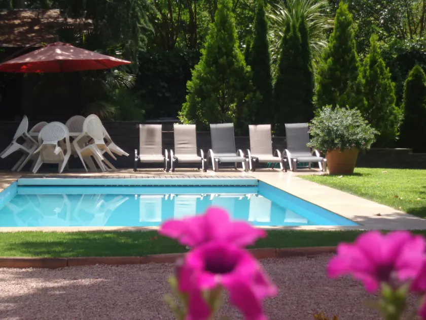 Chalet ved Torrelodones, 25 min fra Madrid. Opvarmet pool og have deles med ejeren. wifi - Image 1