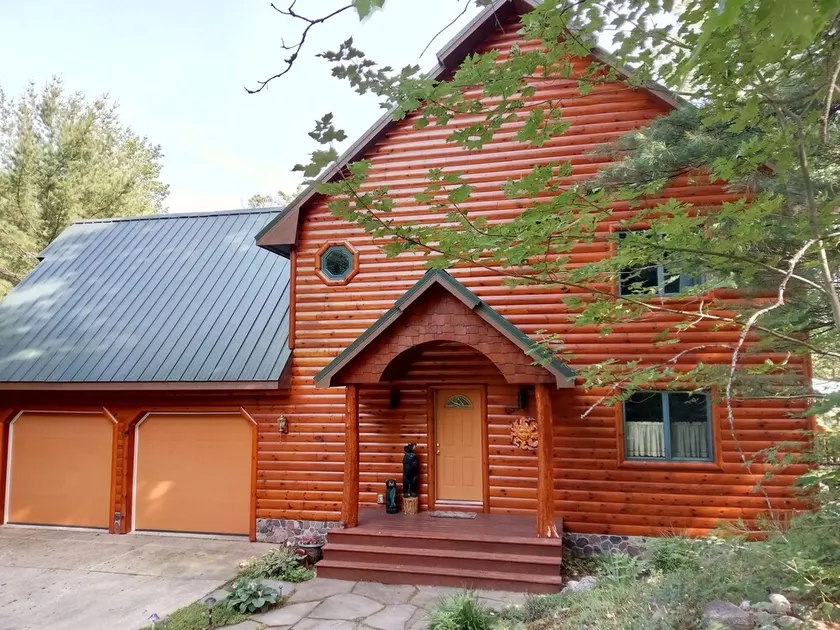 Lake front Custom Log home .Kayaks Loons Bald eagles fox & turkeys included. - Image 1