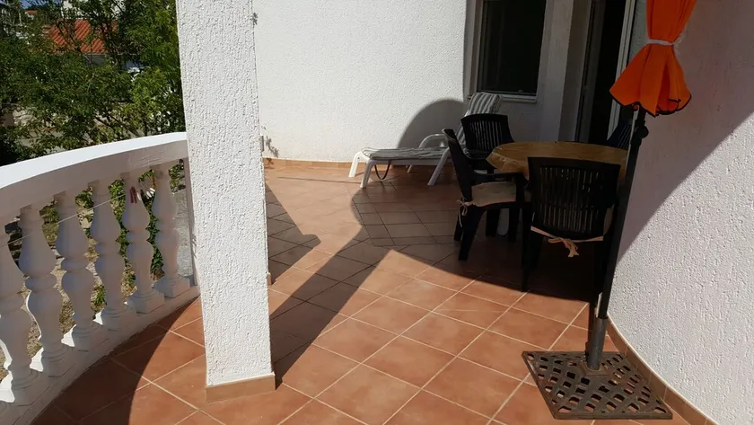 2-Zimmer-Ferienwohnung mit Terrasse Jezera, Murter (A-5120-i) - Image 1