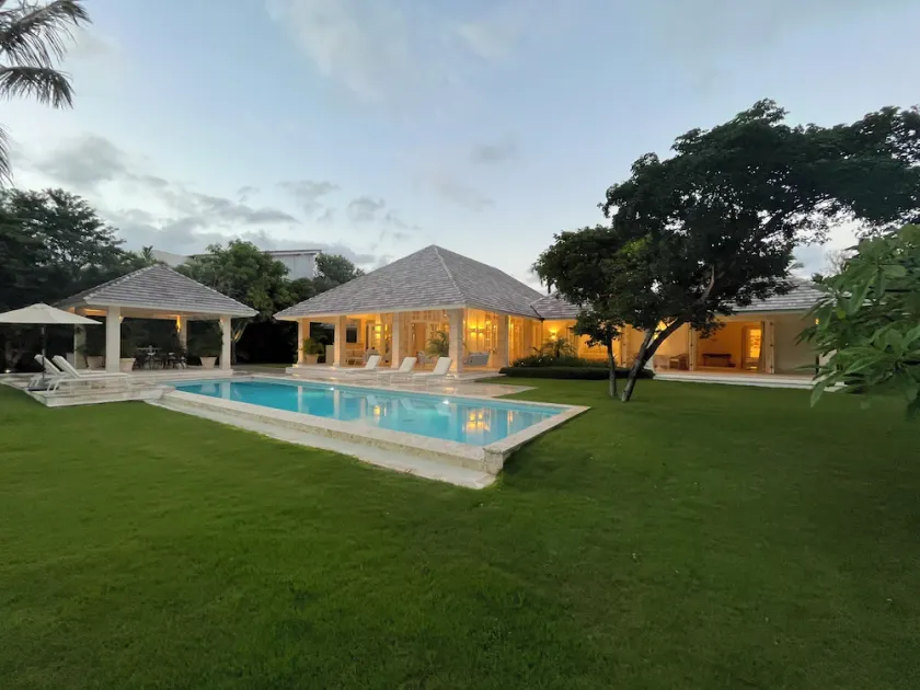 Arrecife 46 - Modern 5br Villa -Lake and golf front - Total renovation Dec. 2022 - Image 1