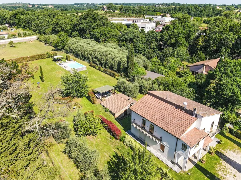 Detached house with private pool near Bolsena and Orvieto. - Image 1