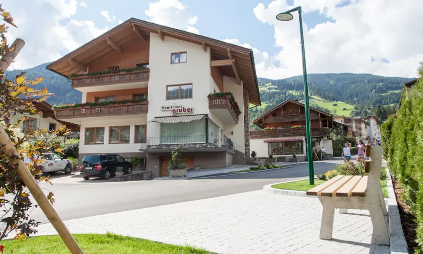 Central beliggenhed, få minutter til dalstationen 'Zillertal Arena' og 'Hochzillertal' - Image 1