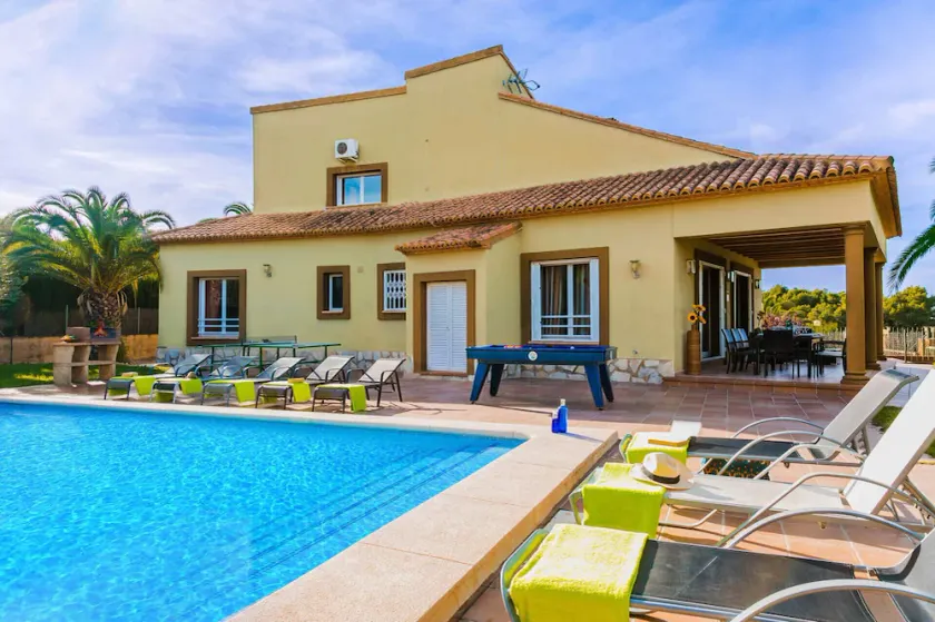 0350 Villa Elefante mit Pool - Image 1