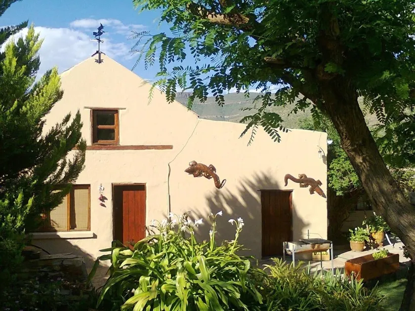 Trackers Inn - Image 1