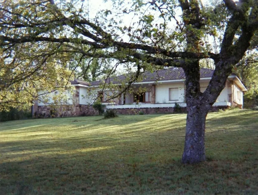 Derroñadas . Casa con enorme jardín y tenis. - Image 1