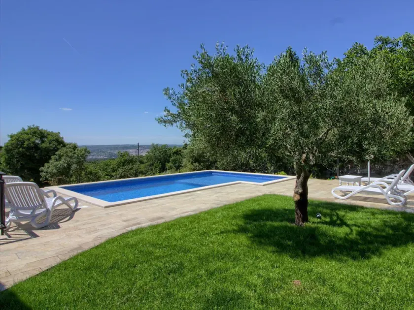 Alleinstehendes Ferienhaus mit Klimaanlage, privatem Pool,  W-LAN, TV, Terrasse, Haustiere erlaubt - Image 1