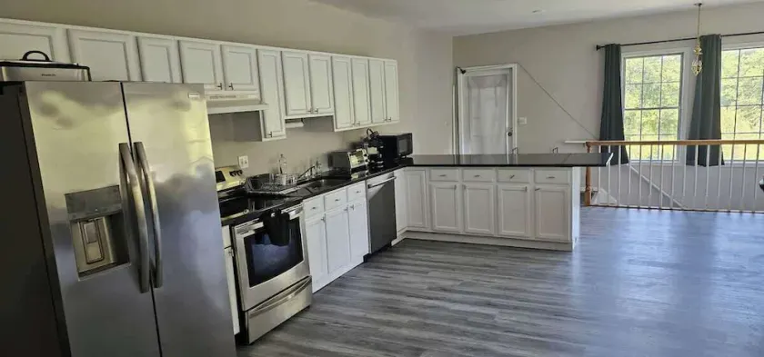 Private Apartment in Southbury 101 - Image 1