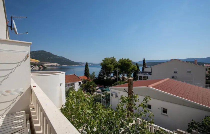 Beautiful Apartment In Klek With House Sea View - Image 1