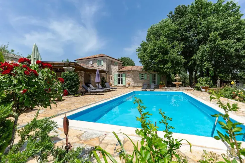 Charmante 3-Schlafzimmer-Villa Oase mit Pool und großem Garten - Image 1
