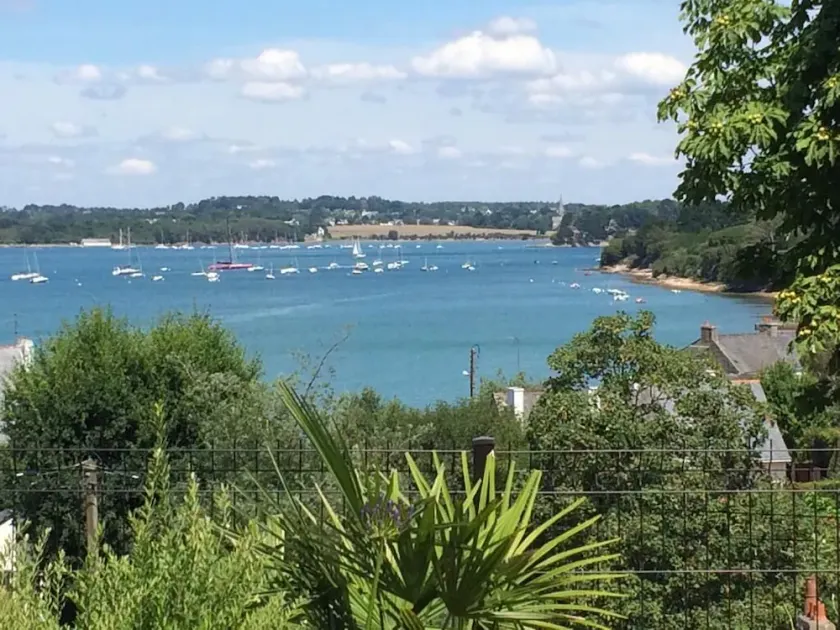 Villa with a beautiful ocean view, near the city, the harbor, and the beach - Image 1