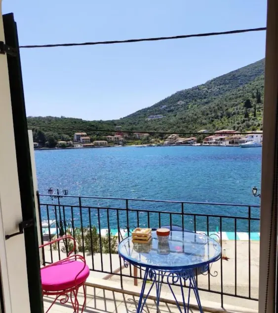 Fabulous apt. w/breakfast near the sea! - Image 1