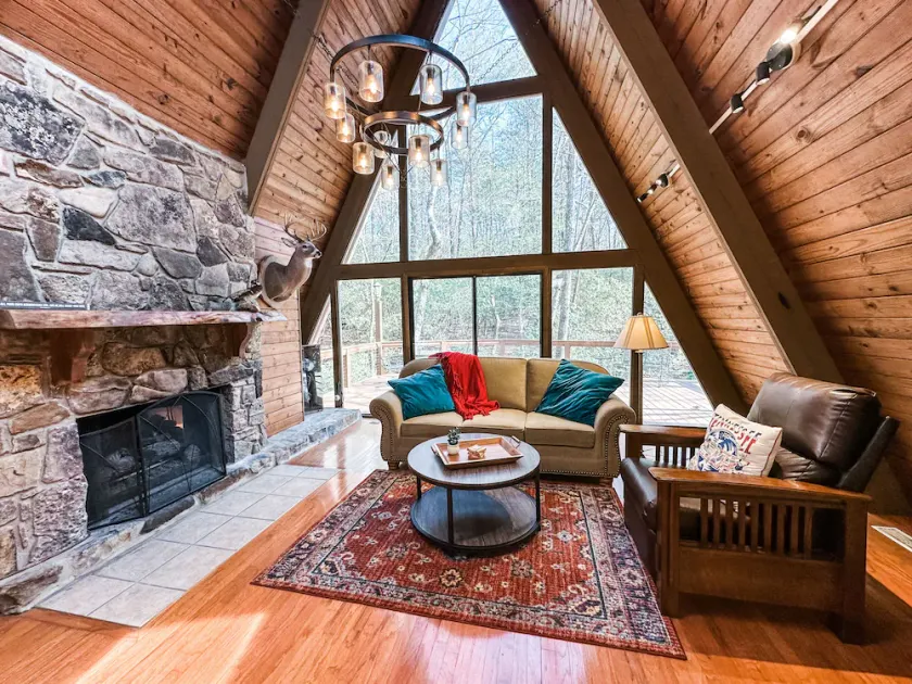 - NEWLY RENOVATED - cabin in gated, mountain community ~ sleeps 6 ~ wifi - Image 1