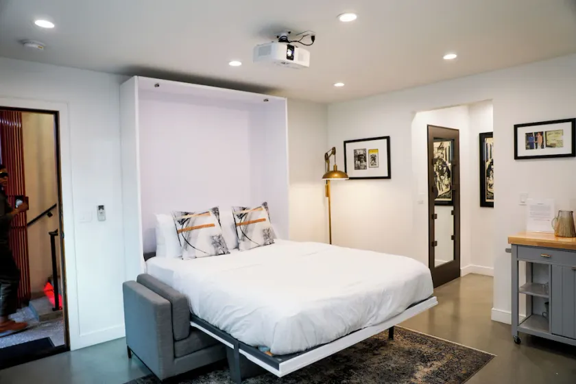 The Escape - Suite 4 - Image 1