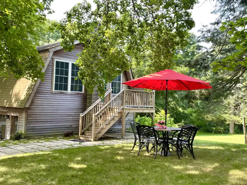 Walk to Beach! Modern Carriage House - Near Town - Deck, Fire Pit & Grassy Lawn - Image 1