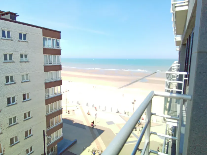 Pleasant studio with side sea view - Image 1