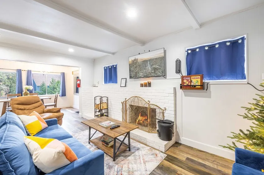 Christmas Tree Hideaway | Modern 2BR Pet-Friendly - Image 1