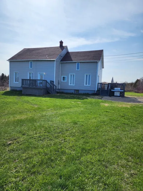 Grande Maison de Vacance En Plein Cœur de la Gaspésie - Image 1