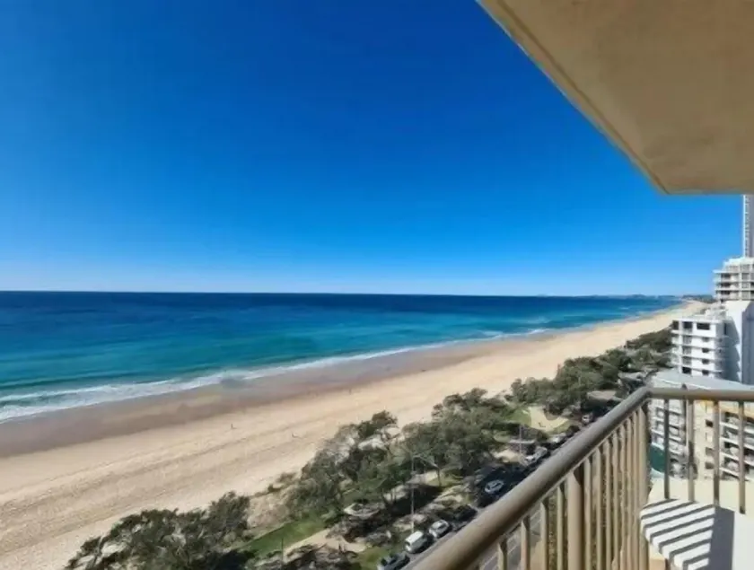 Escape to Esplanade Beachfront Holiday Suite - Image 1