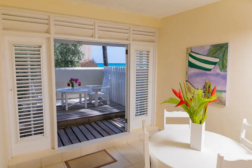 Inchcape Seaside Villas right on Silver Sands Beach - Garden Apartment - Image 1