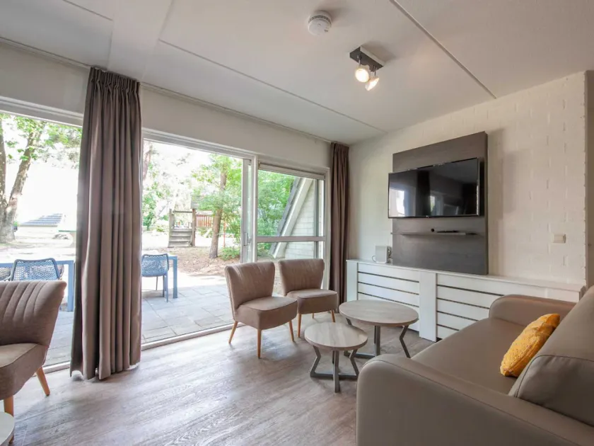 Detached Villa with 4 Bathrooms near Vrachelse Heide - Image 1