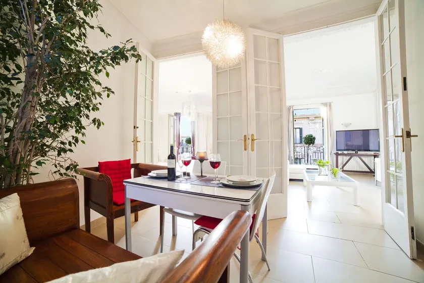 APPARTEMENT DE LUXE PLATINE AVEC BALCON.  promotions! - Image 1