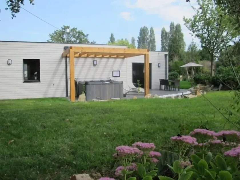 Cozy Wood Cottage with Spa, Garden, and Bikes - Near Nantes - Image 1
