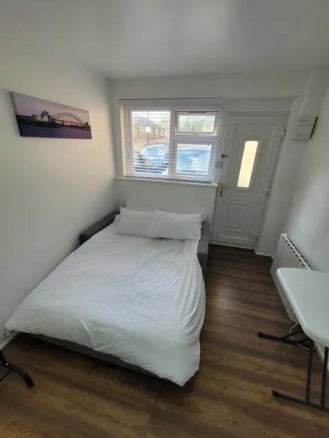 Lovely Private Studio Apartment in Thamesmead by Thames Riverside - Image 1