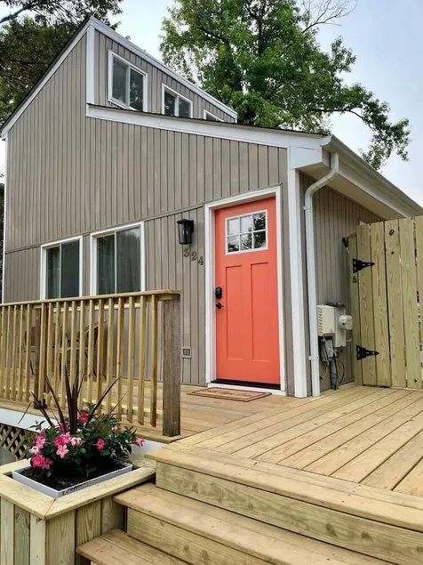 London Towne Bungalow Wloft - Walk To The Beach! - Image 1